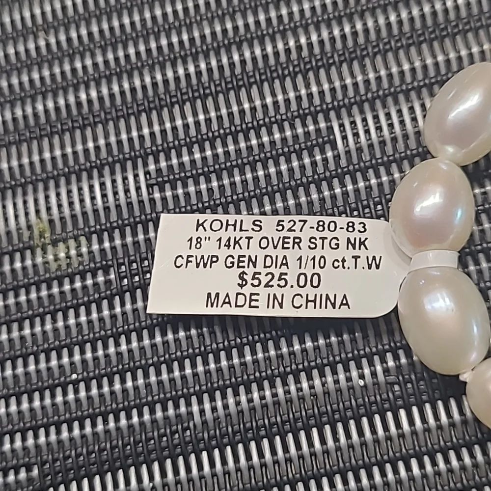 18" pearlustre Necklace - Picture 8 of 8